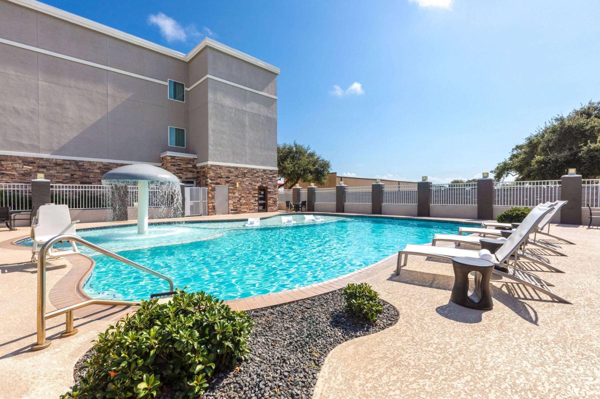 La Quinta By Wyndham Rockport - Fulton Hotell Eksteriør bilde